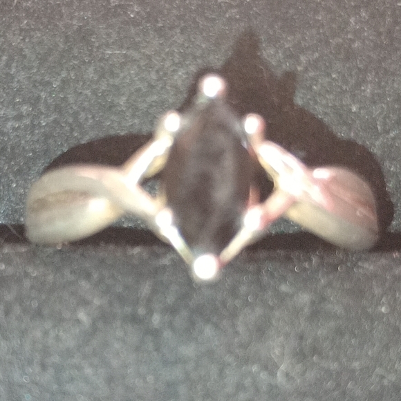 Vintage Black Gem Sterling Silver Ring - Picture 2 of 12